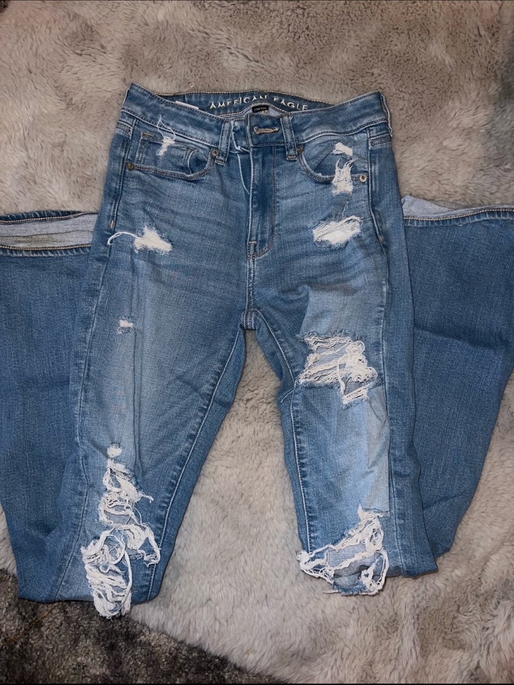 American Eagle Outfitters Distressed Cropped Jeans - Light Blue